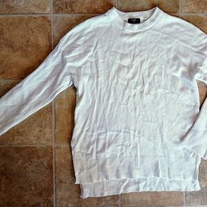 Tahari White Crewneck Sweater with Textured Knit